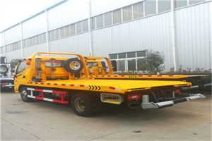 上甘岭附近拖车救援搭电