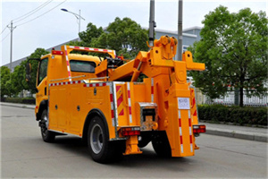 上甘岭高速路拖车费